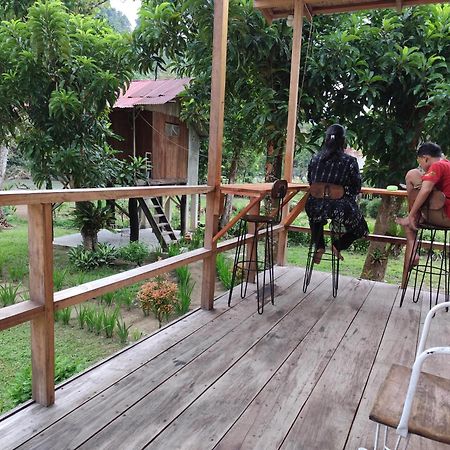 Bua Guesthouse Tangkahan Esterno foto
